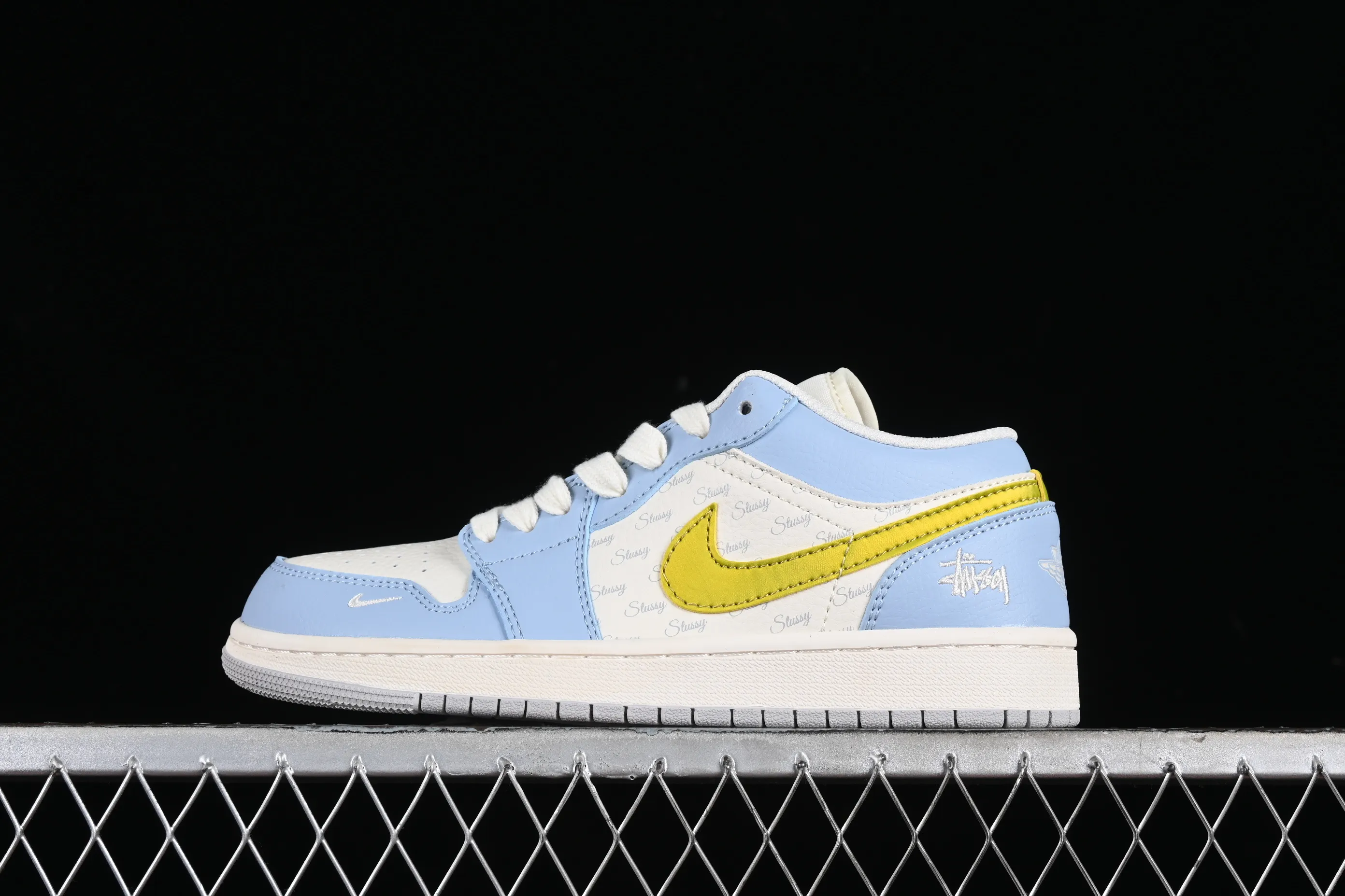 All categories Air Jordan Jordan series basketball shoes Air Jordan 1 Low High-end customized low-top sneakers Special price Air Jordan 1 Low AJ1 Joe 1 Stussy joint-blue gold High-end customized low-top basketball shoes WG8850-007
